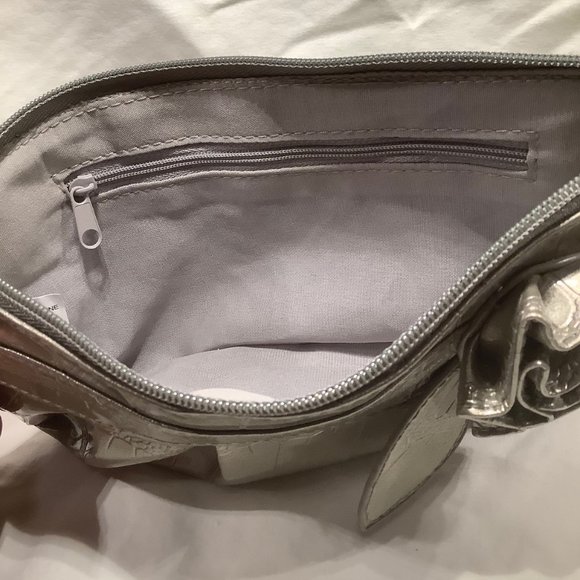 Metallic Bronze Wristlet with Flower detail NWT - Picture 9 of 9